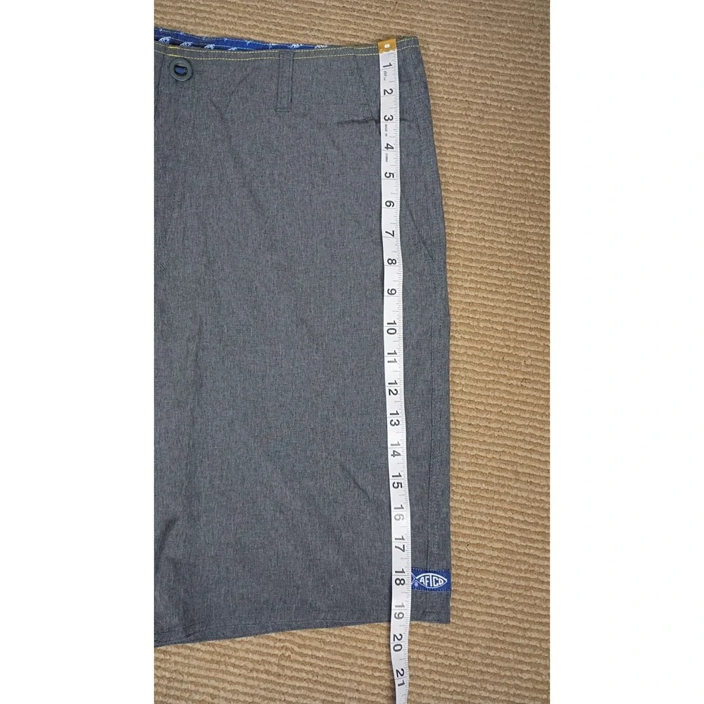 AFTCO Aftech Cargo Shorts Men's 32 Light Gray Stretch American Fishing Hybrid